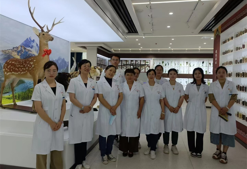 芳菲大地設(shè)計(jì)施工的青海衛(wèi)校中藥標(biāo)本館正式開放