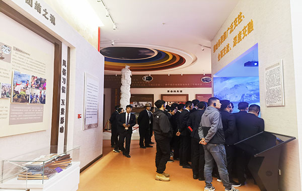 甘南鑄牢實(shí)踐館參觀者絡(luò)繹不絕