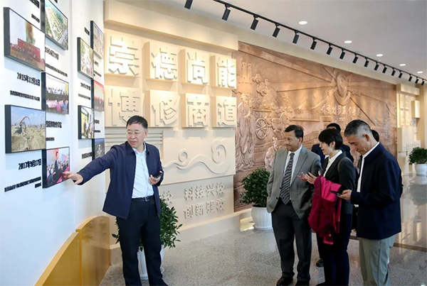 我公司中標財貿(mào)學院校園文化建設項目